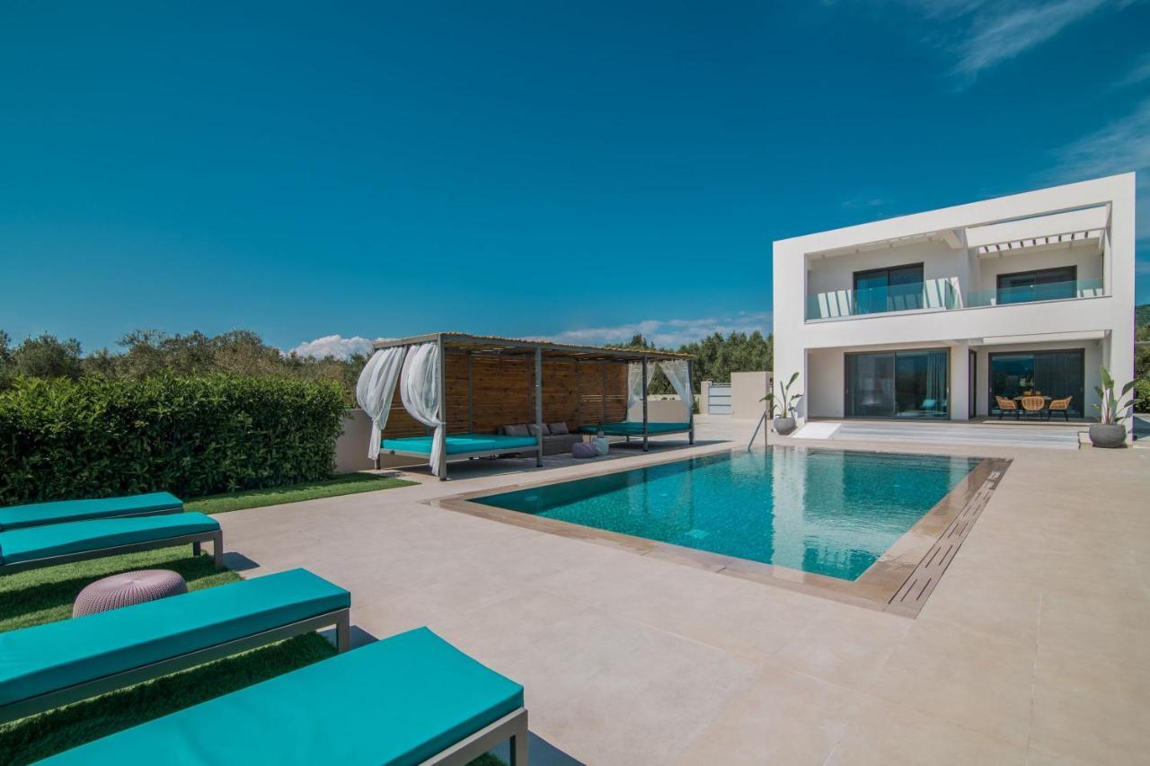 Antonia Villa - Luxurious Serenity With Private Pool, By Zantewize Kalipadhon Exterior photo