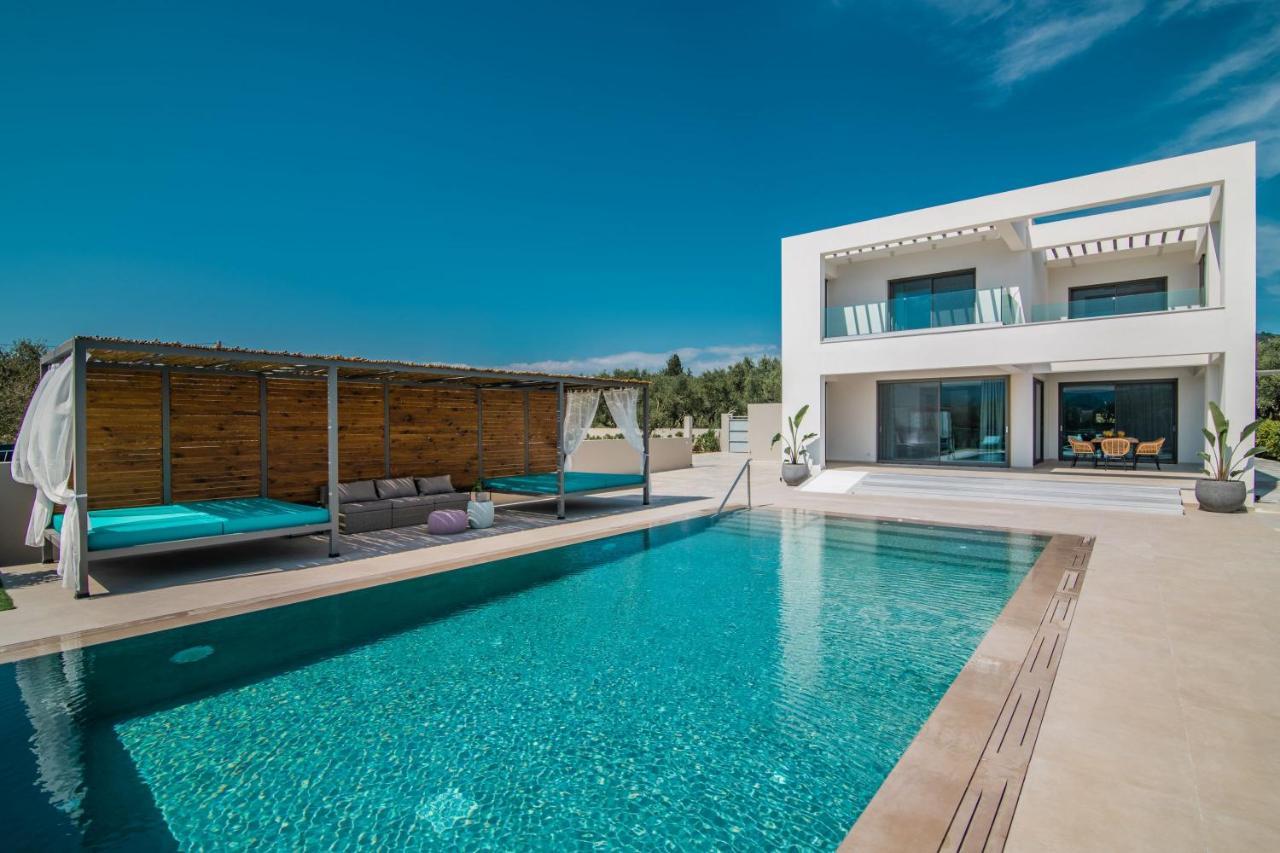 Antonia Villa - Luxurious Serenity With Private Pool, By Zantewize Kalipadhon Exterior photo