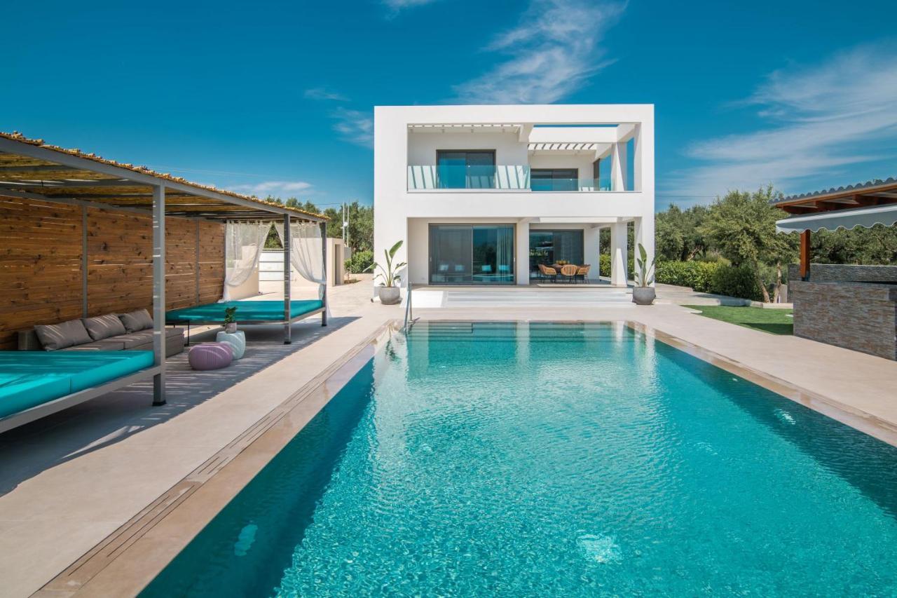 Antonia Villa - Luxurious Serenity With Private Pool, By Zantewize Kalipadhon Exterior photo