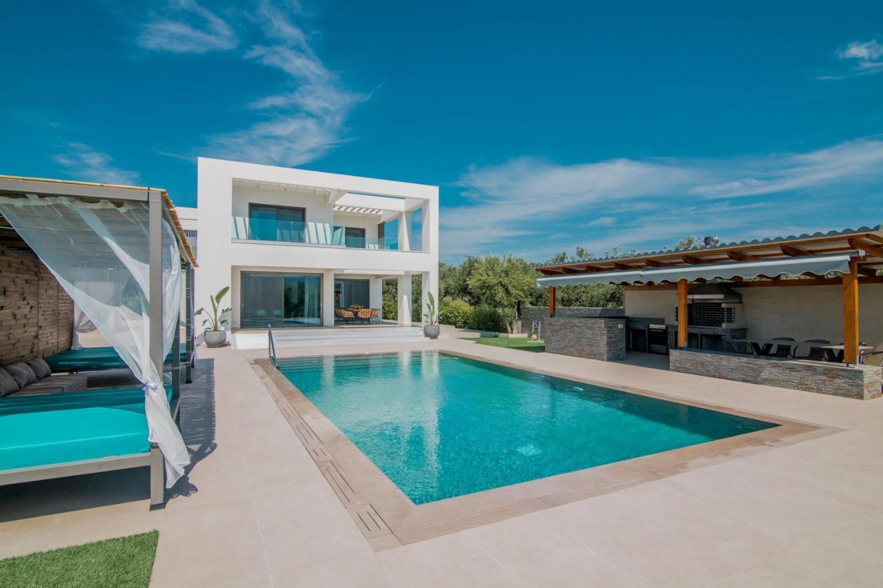 Antonia Villa - Luxurious Serenity With Private Pool, By Zantewize Kalipadhon Exterior photo