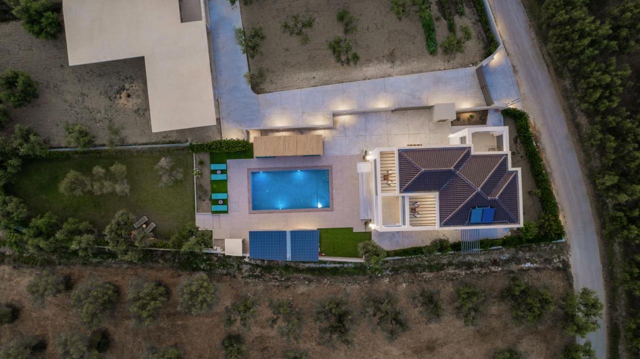 Antonia Villa - Luxurious Serenity With Private Pool, By Zantewize Kalipadhon Exterior photo